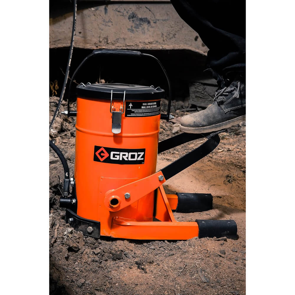 Engrasadora de pedal con manija 22 libras FOP/10A Groz
